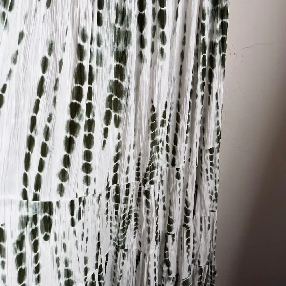 Tie-Dye Green and White Maxi Dress - Sleeveless Summer Style - Picture 6 of 7